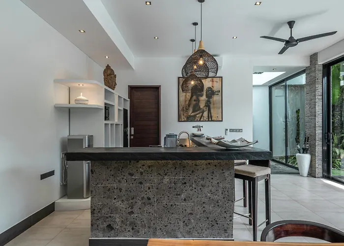 Villa Marlon - Sleek & Sophisticated 3 Bedroom In *