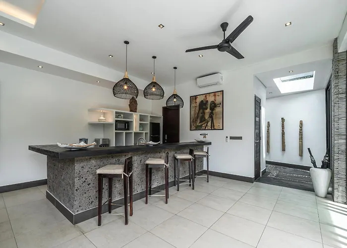 Marlon - Sleek & Sophisticated 3 Bedroom In *