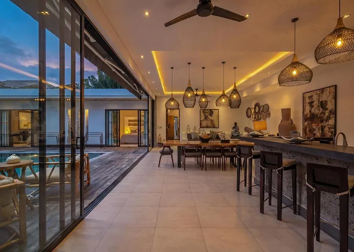 Marlon - Sleek & Sophisticated 3 Bedroom In Villa *
