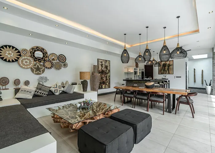 Villa Marlon - Sleek & Sophisticated 3 Bedroom In