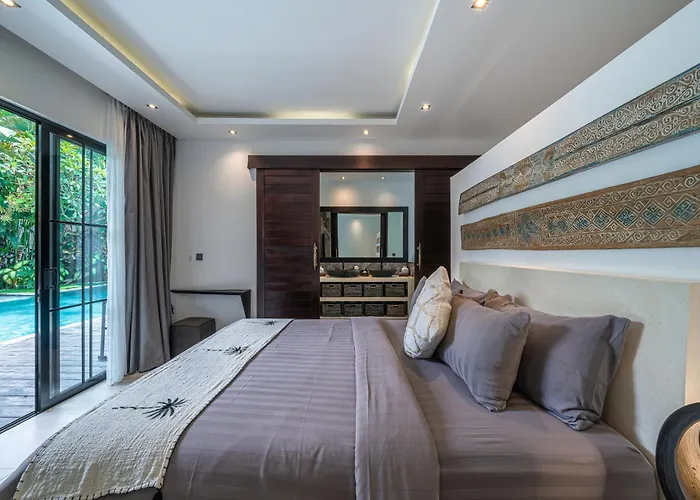 Marlon - Sleek & Sophisticated 3 Bedroom In Villa *