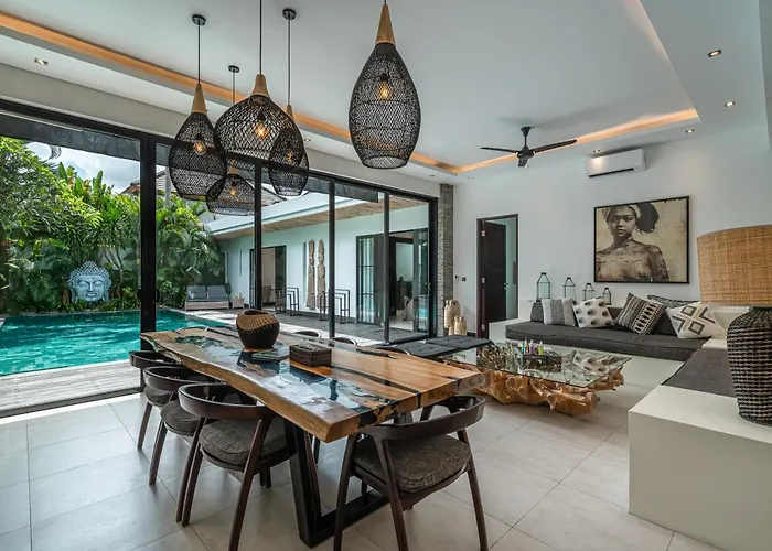 Marlon - Sleek & Sophisticated 3 Bedroom In * Семиньяк