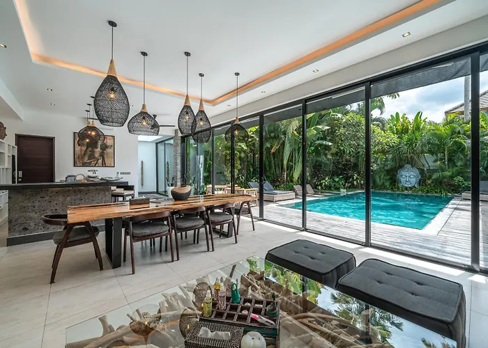 Marlon - Sleek & Sophisticated 3 Bedroom In Villa *