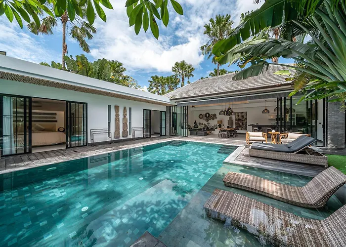 Marlon - Sleek & Sophisticated 3 Bedroom In Villa *
